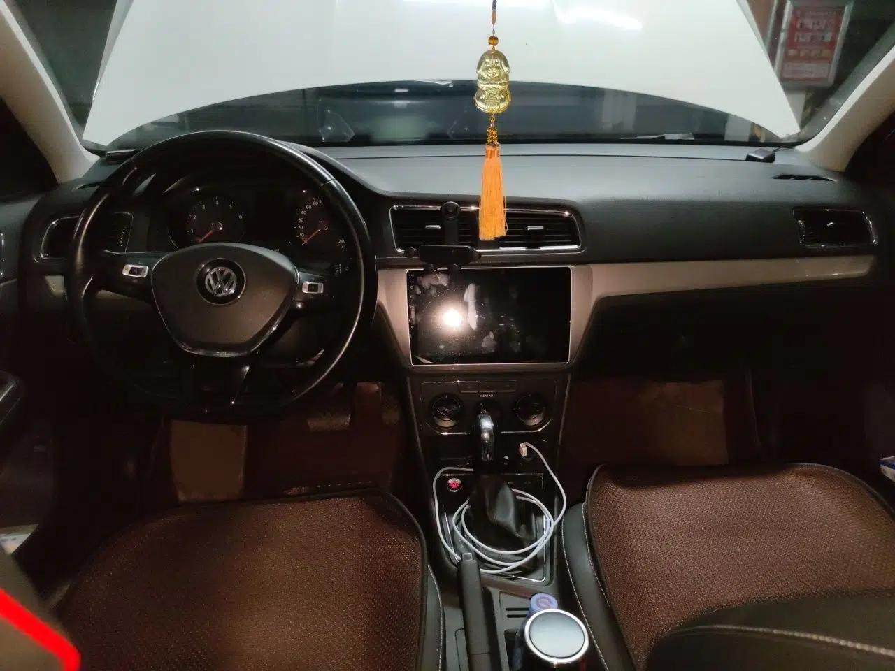 Volkswagen Lavida 2017 1.6L Automatic Comfort Edition — миниатюра 9