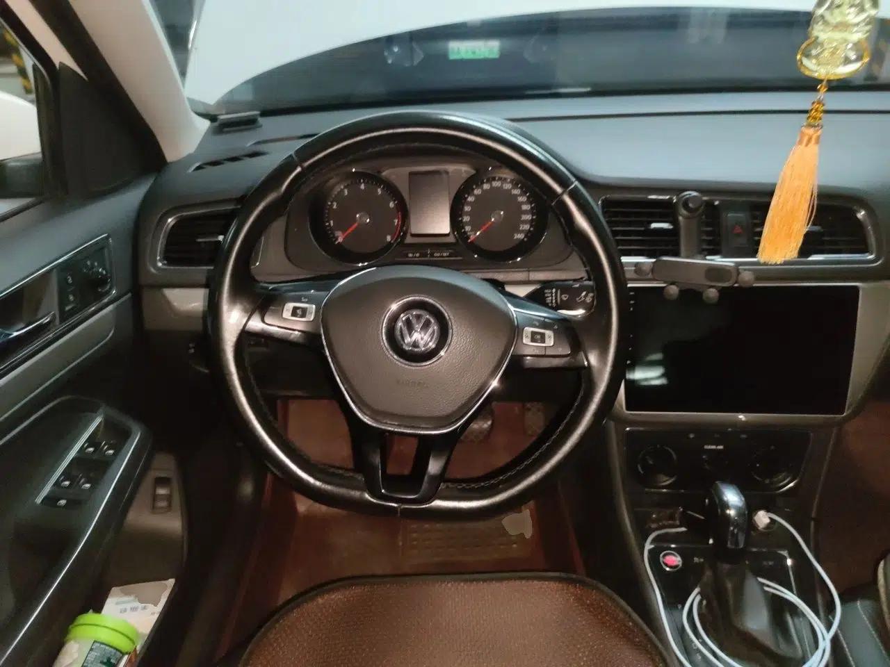 Volkswagen Lavida 2017 1.6L Automatic Comfort Edition — миниатюра 10