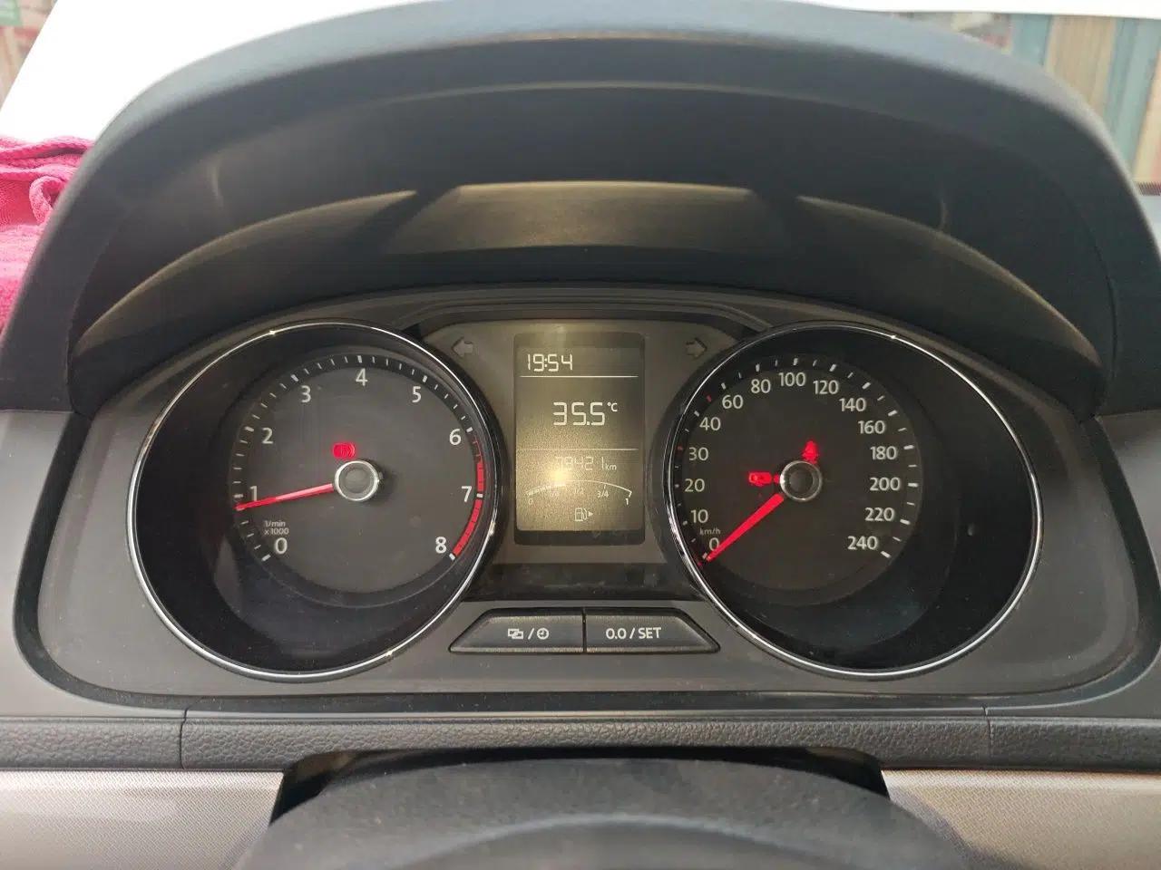 Volkswagen Lavida 2017 1.6L Manual Comfort Edition — миниатюра 11