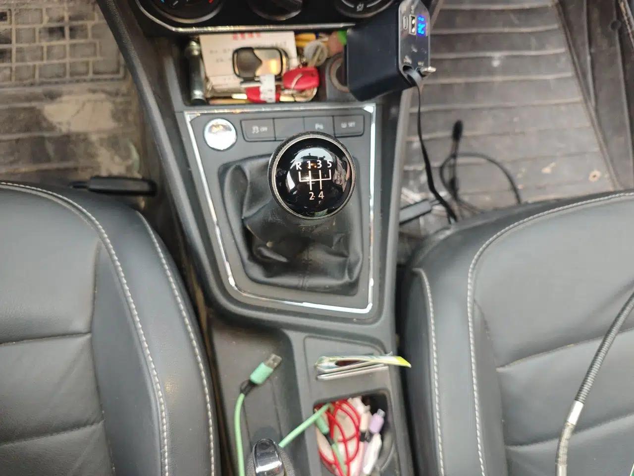 Volkswagen Lavida 2017 1.6L Manual Comfort Edition — миниатюра 14