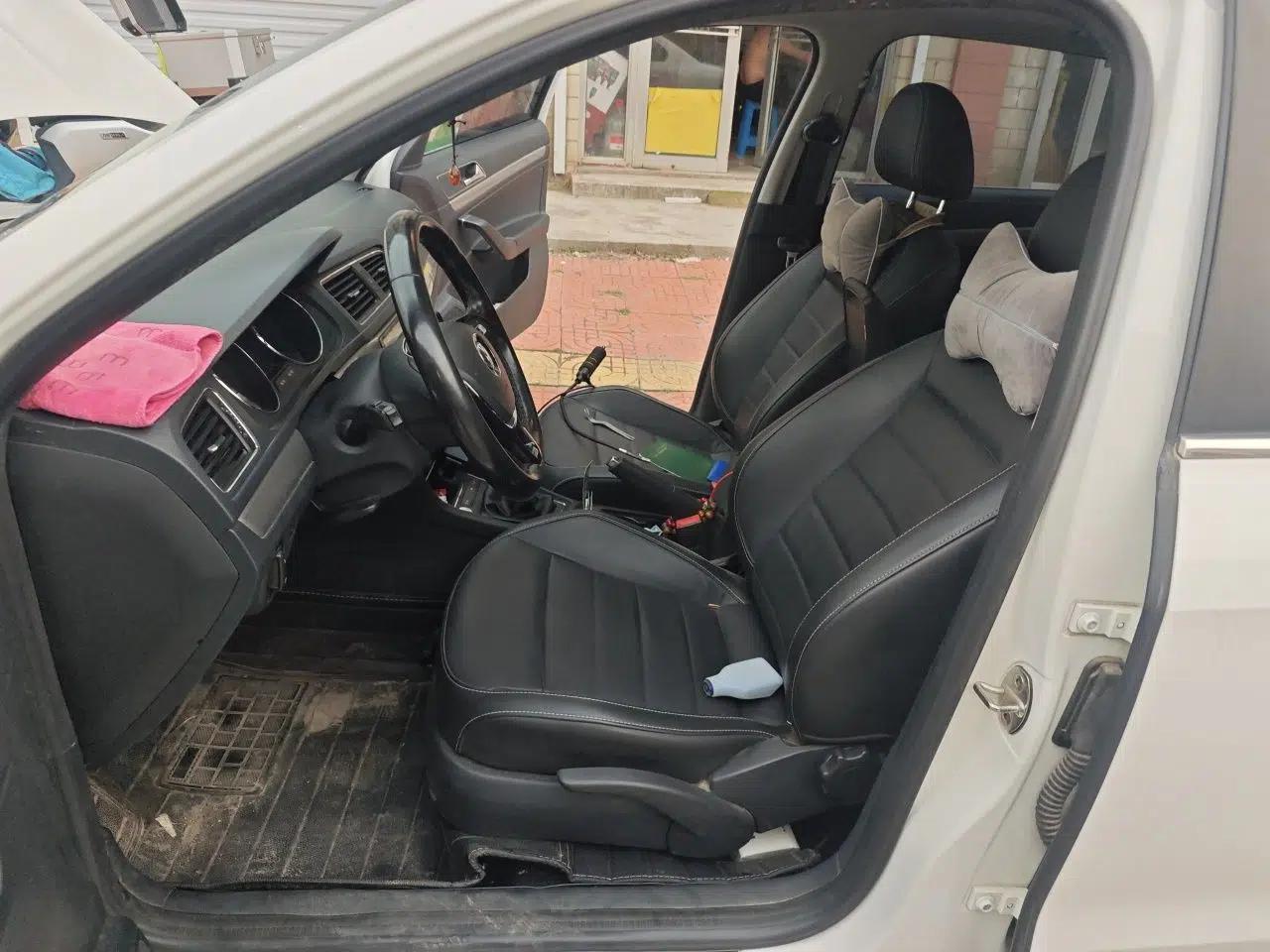 Volkswagen Lavida 2017 1.6L Manual Comfort Edition — миниатюра 15