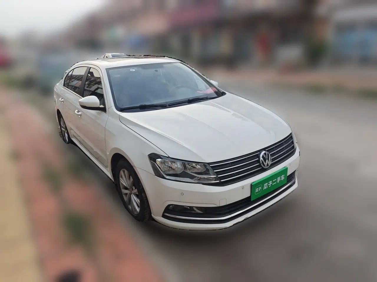 Volkswagen Lavida 2017 1.6L Manual Comfort Edition — миниатюра 3