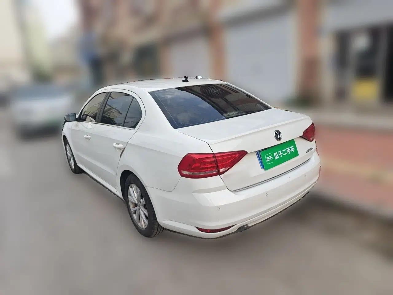 Volkswagen Lavida 2017 1.6L Manual Comfort Edition — миниатюра 4