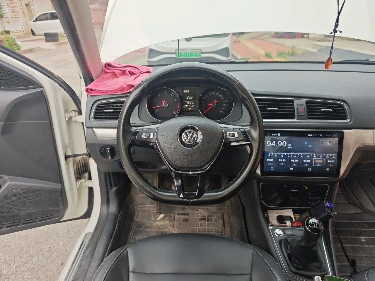 Volkswagen Lavida 2017 1.6L Manual Comfort Edition — миниатюра 10