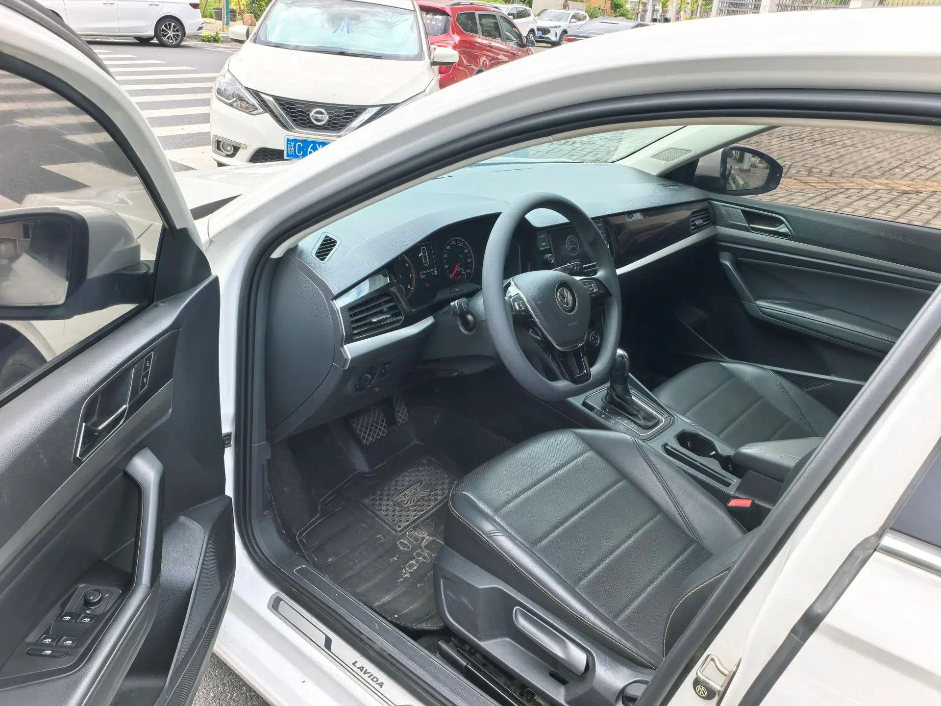 Volkswagen Lavida 2019 1.5L Automatic Comfort Edition China VI Standard — миниатюра 18