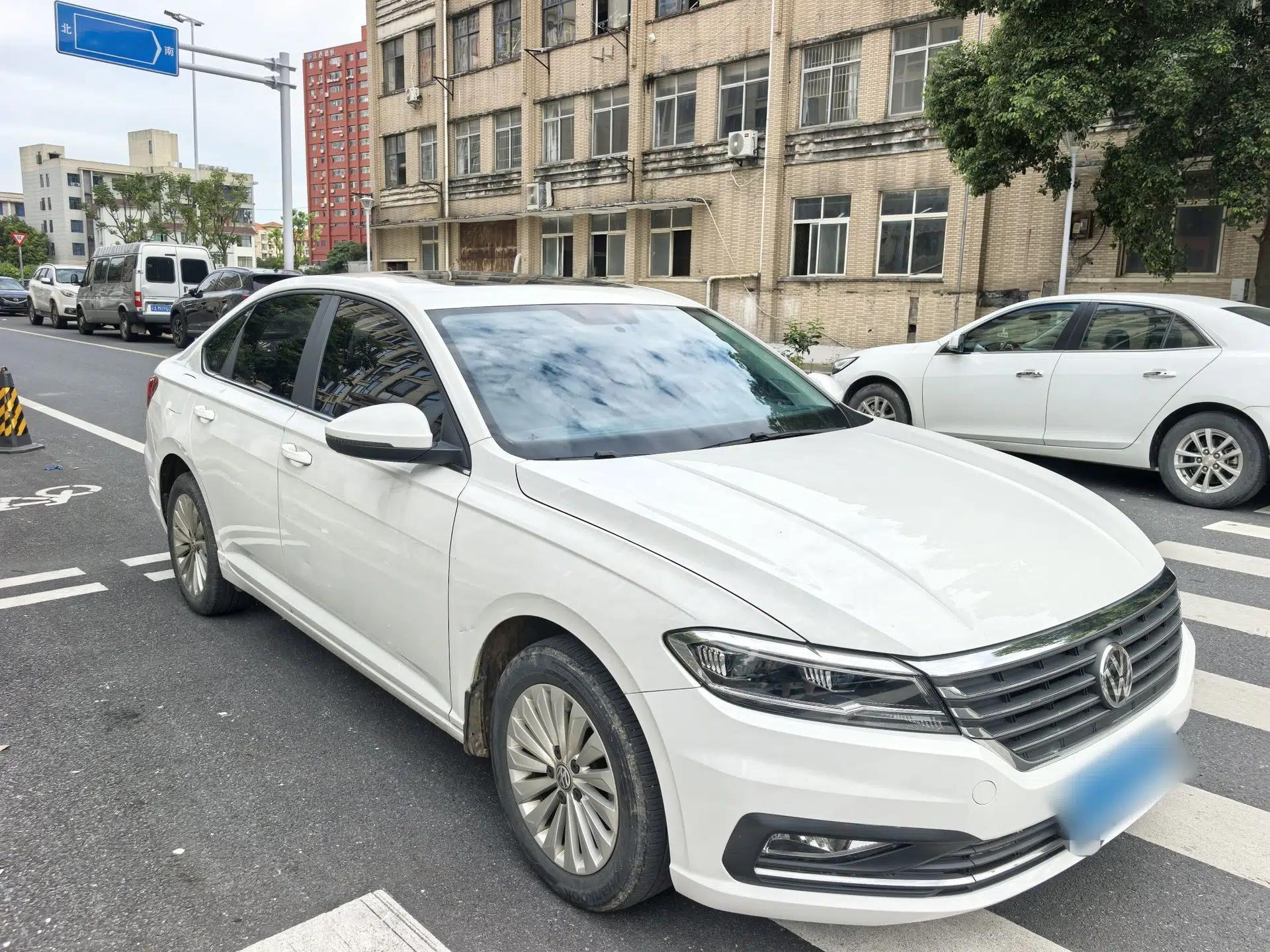 Volkswagen Lavida 2019 1.5L Automatic Comfort Edition China VI Standard — миниатюра 4