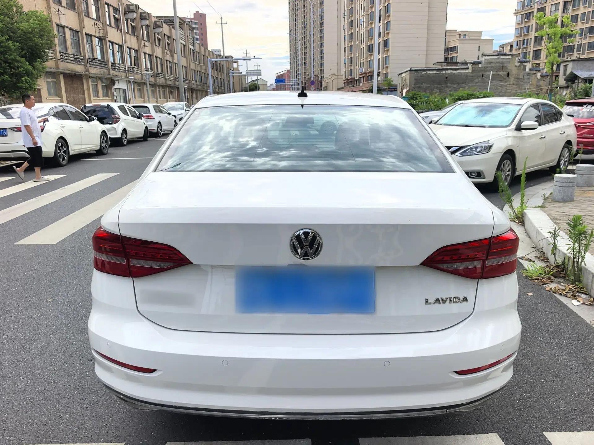 Volkswagen Lavida 2019 1.5L Automatic Comfort Edition China VI Standard — миниатюра 6