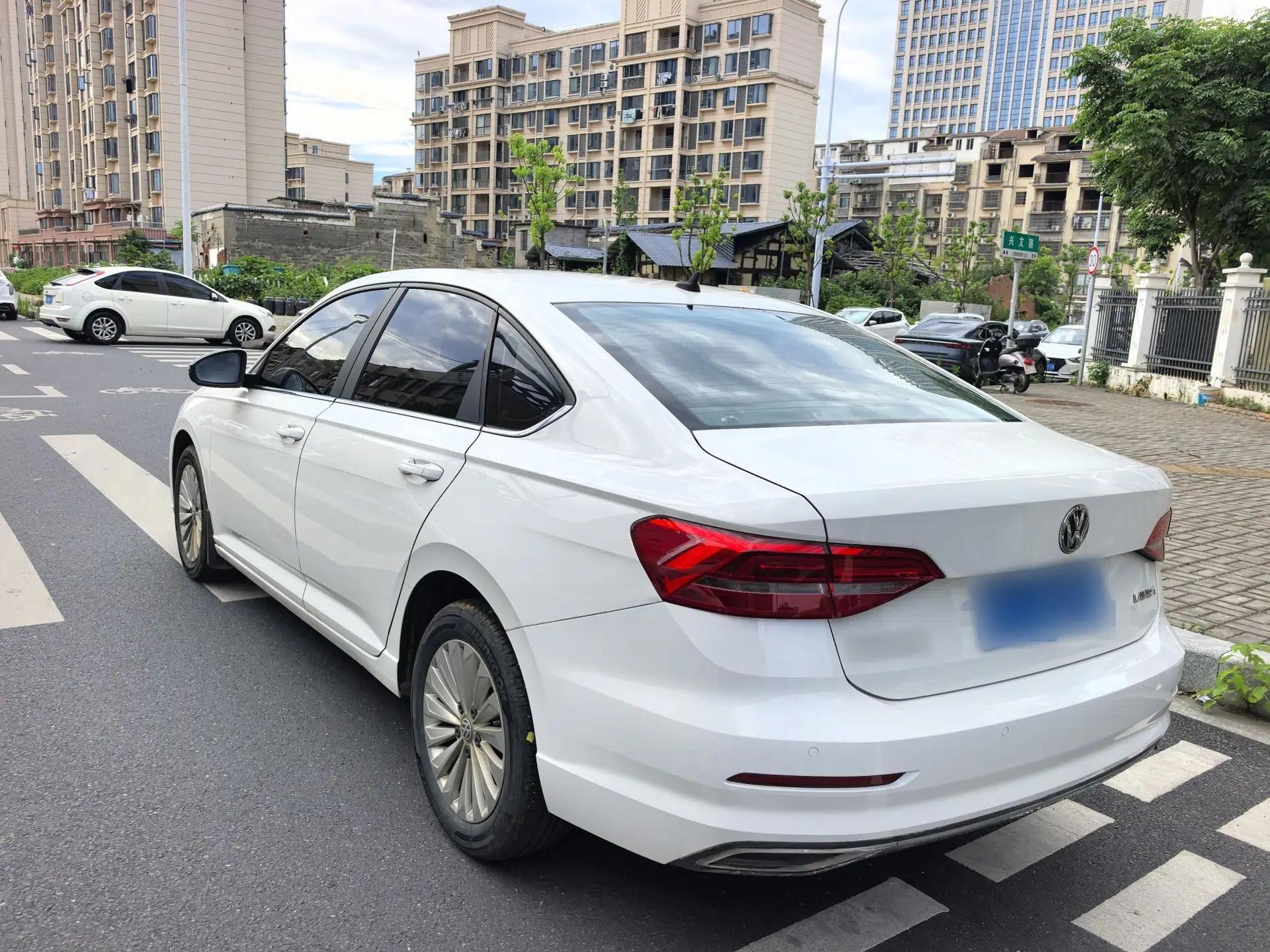 Volkswagen Lavida 2019 1.5L Automatic Comfort Edition China VI Standard — миниатюра 7