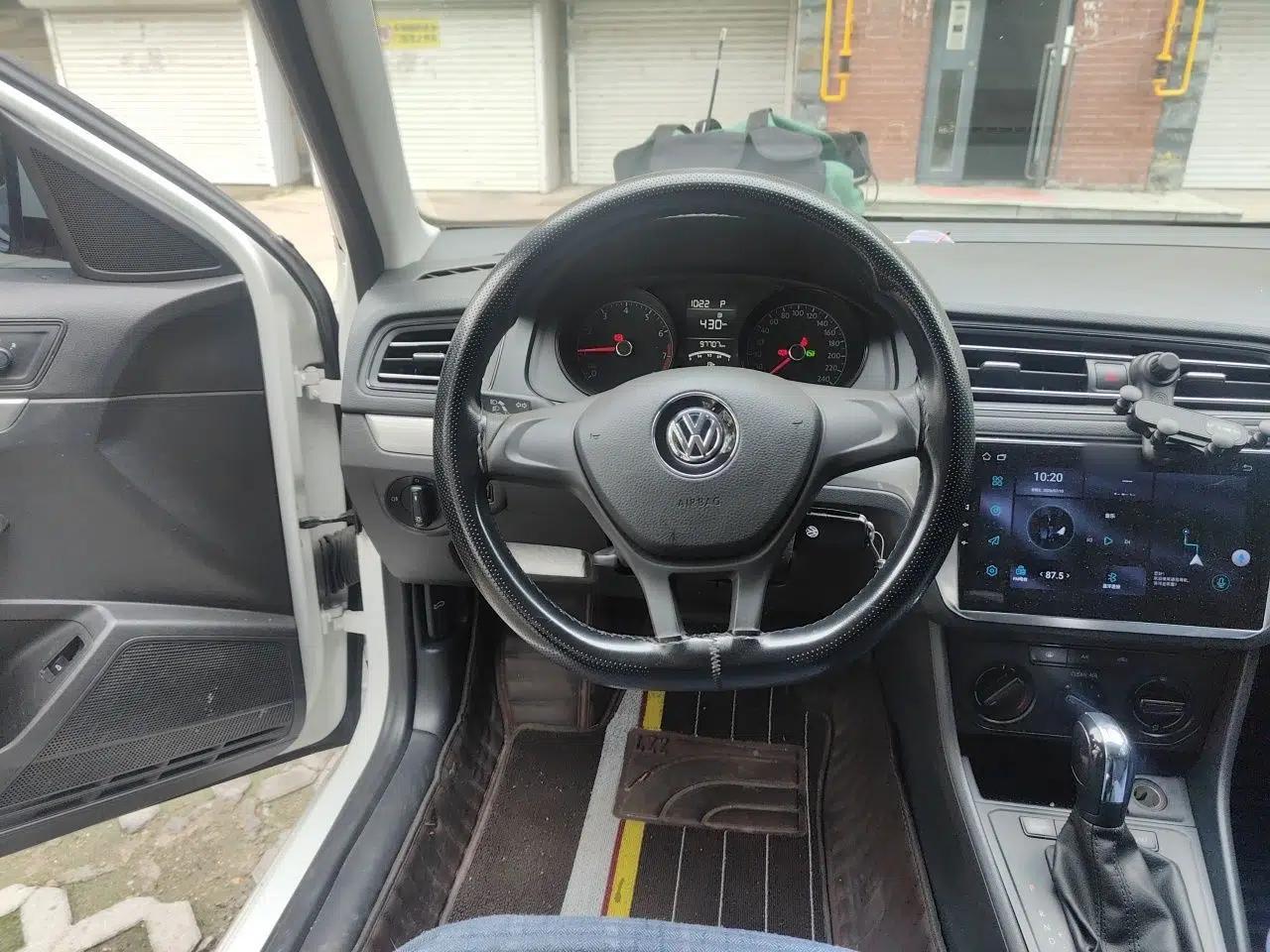 Volkswagen Lavida 2019 Lavida Start 1.5L Automatic Trendy Version China VI Standard — миниатюра 10