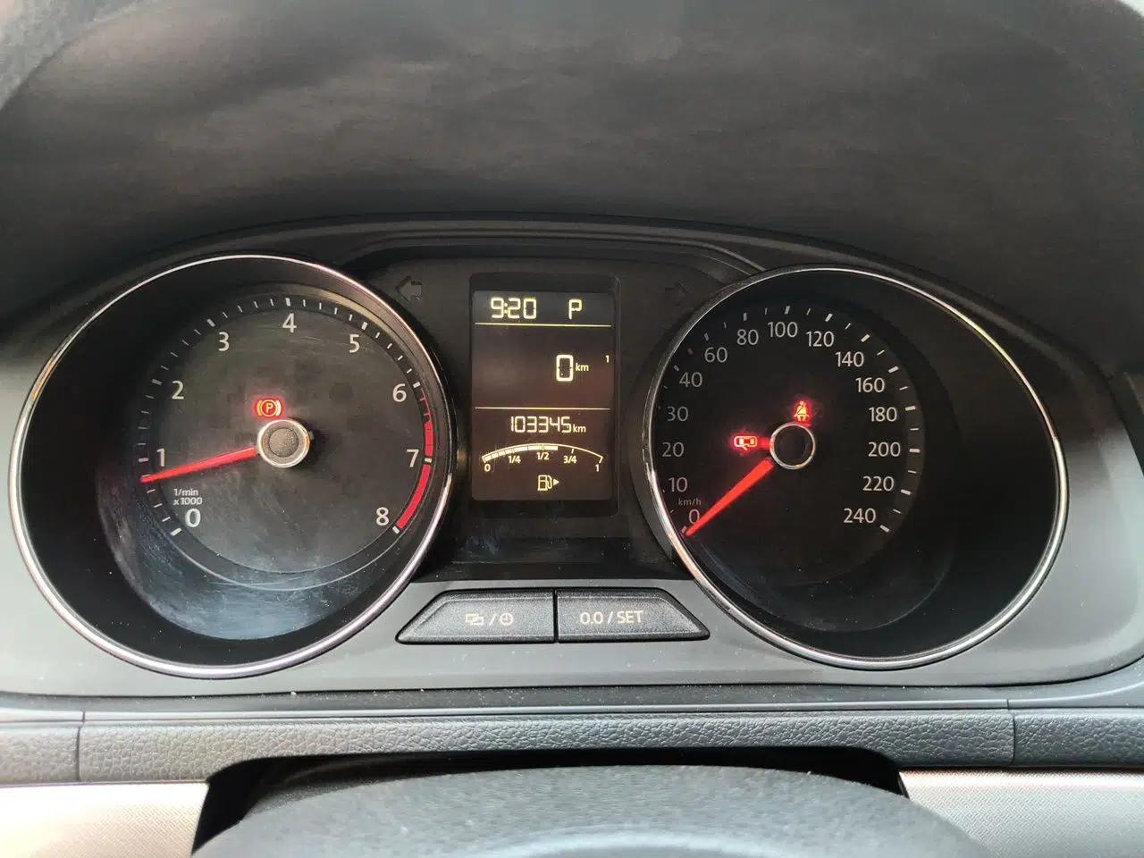 Volkswagen Lavida 2017 1.6L Automatic Comfort Edition — миниатюра 11
