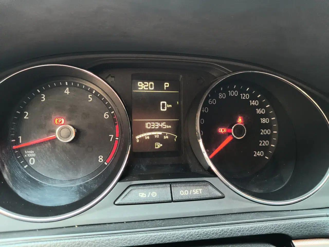 Volkswagen Lavida 2017 1.6L Automatic Comfort Edition — миниатюра 12
