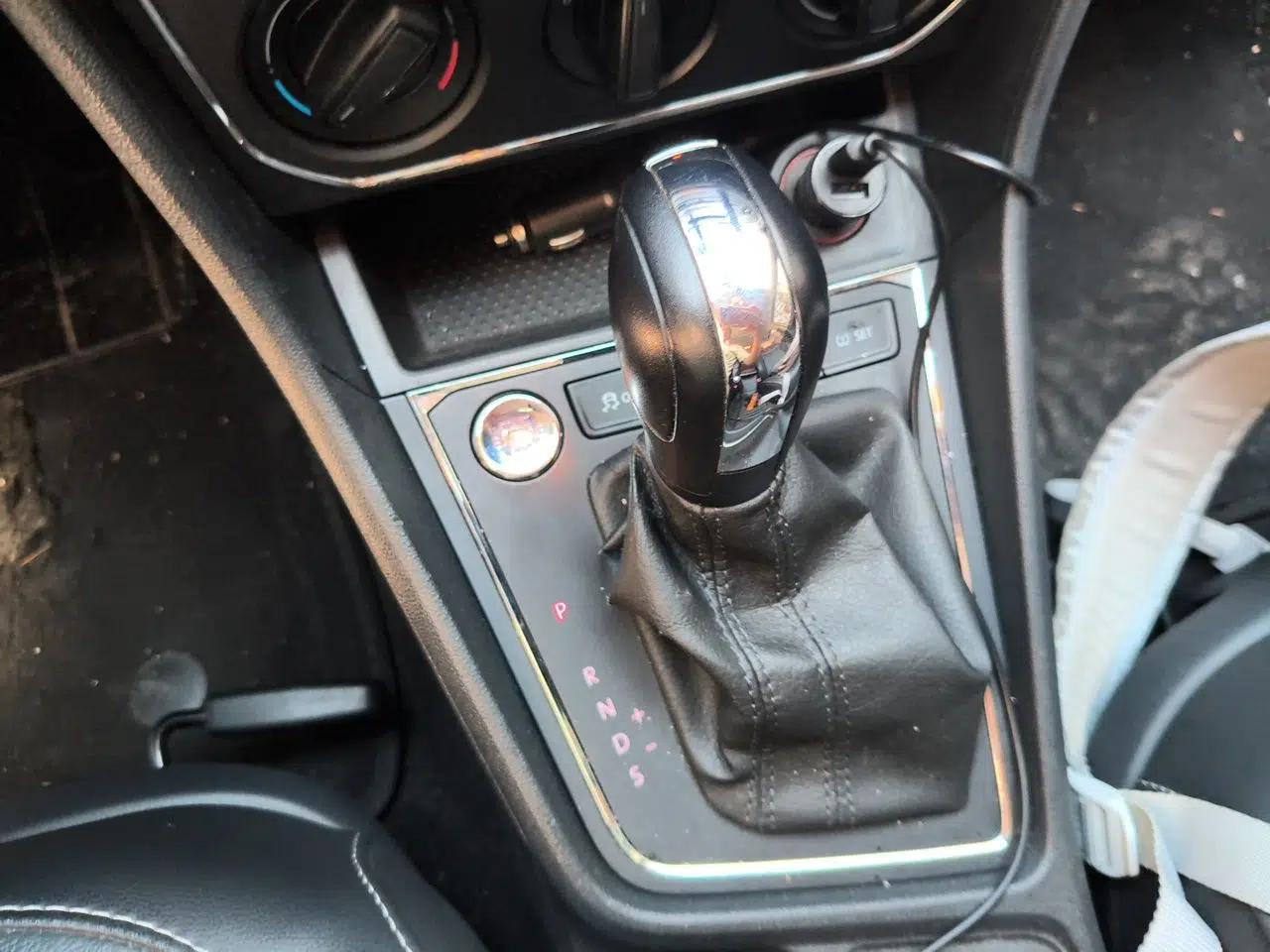 Volkswagen Lavida 2017 1.6L Automatic Comfort Edition — миниатюра 14