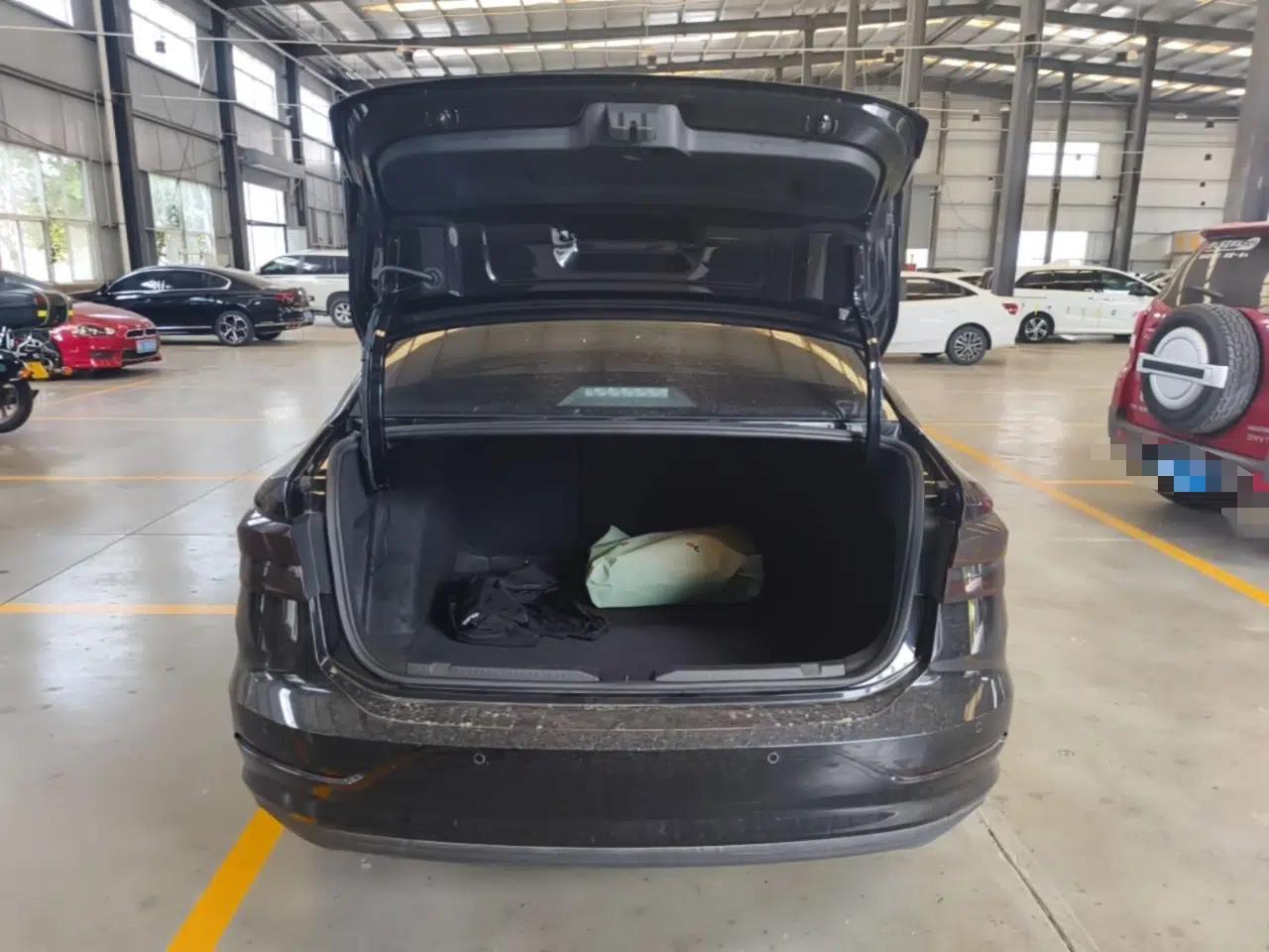 Volkswagen Lavida 2022 1.5L Automatic Fashion Edition — миниатюра 22
