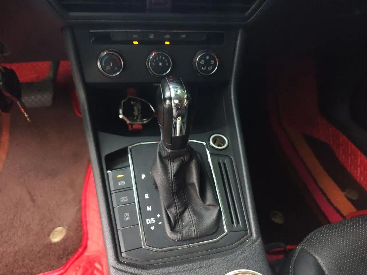 Volkswagen Lavida 2019 1.5L Automatic Comfort Edition China VI Standard — миниатюра 14