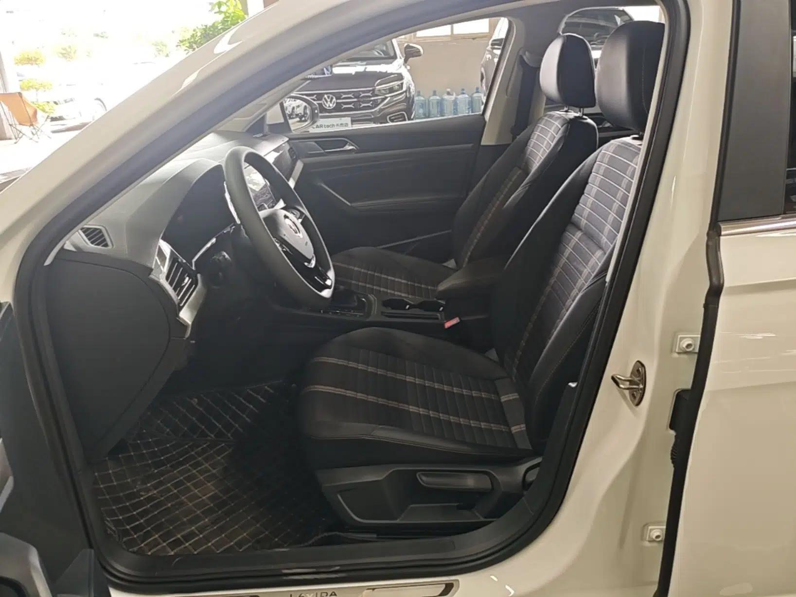 Volkswagen Lavida 2021 280TSI DSG Comfort Edition — миниатюра 17