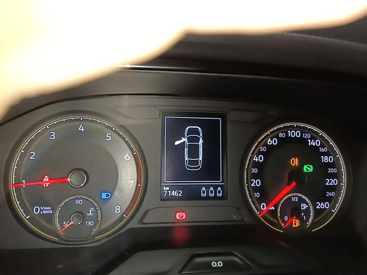 Volkswagen Lavida 2021 1.5L Automatic Comfort Edition — миниатюра 14