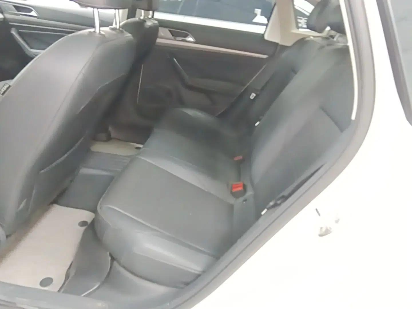 Volkswagen Lavida 2021 1.5L Automatic Comfort Edition — миниатюра 20