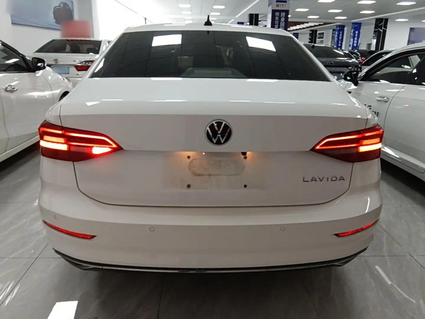 Volkswagen Lavida 2021 1.5L Automatic Comfort Edition — миниатюра 5