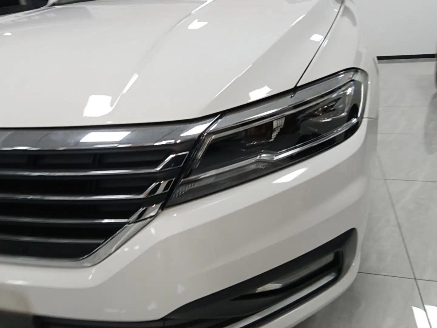 Volkswagen Lavida 2021 1.5L Automatic Comfort Edition — миниатюра 8