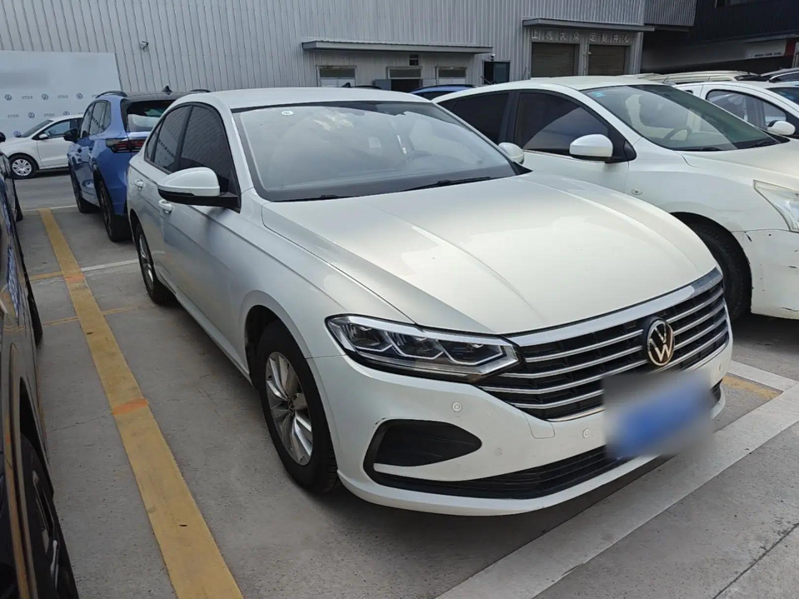 Volkswagen Lavida 2023 Revised 1.5L Automatic DeYi Edition — миниатюра 3