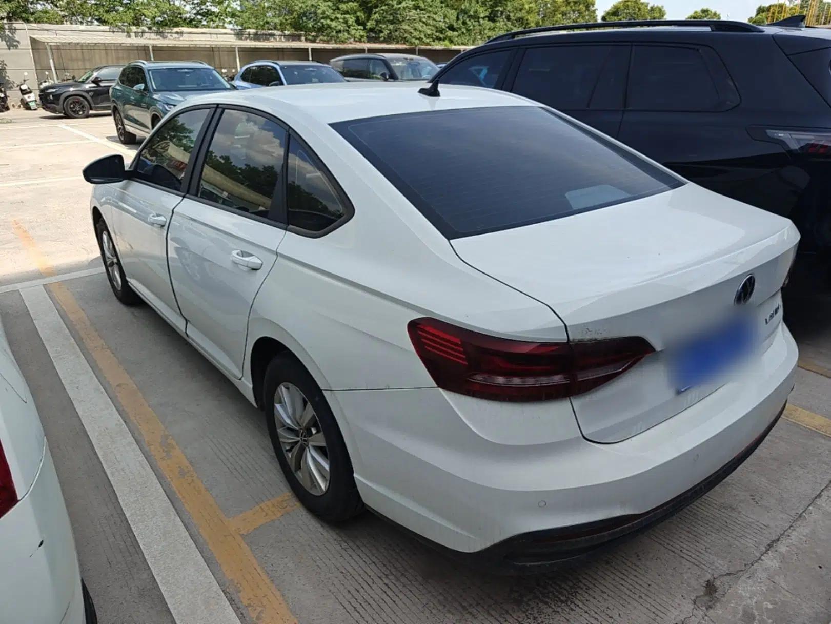 Volkswagen Lavida 2023 Revised 1.5L Automatic DeYi Edition — миниатюра 4
