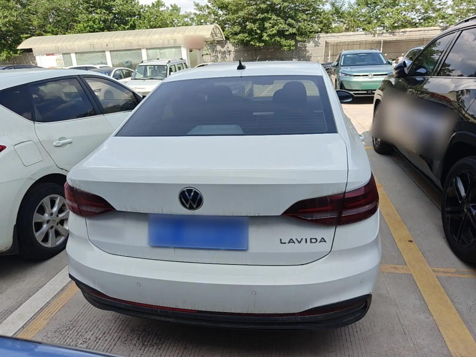Volkswagen Lavida 2023 Revised 1.5L Automatic DeYi Edition — миниатюра 5