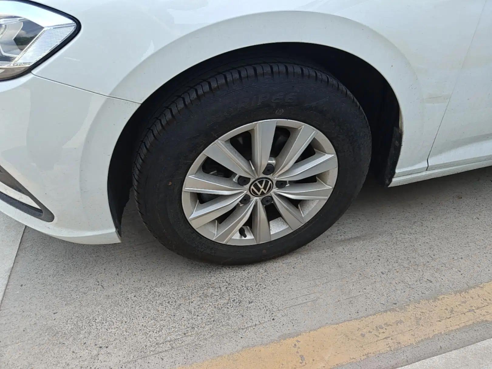 Volkswagen Lavida 2023 Revised 1.5L Automatic DeYi Edition — миниатюра 10