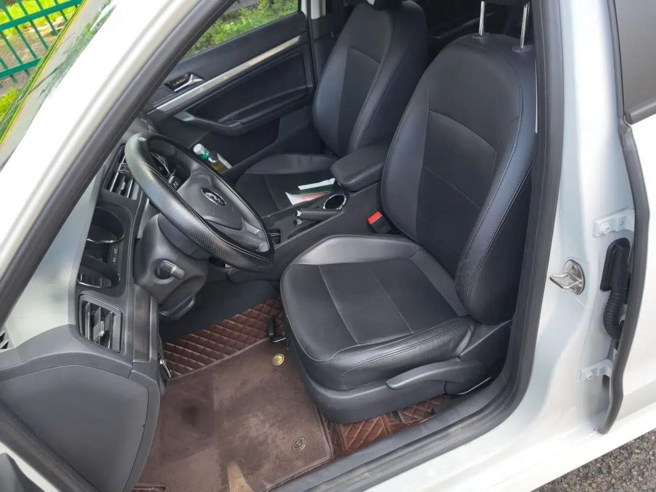 Volkswagen Lavida 2019 Lavida Start 1.5L Automatic Trendy Version China VI Standard — миниатюра 14