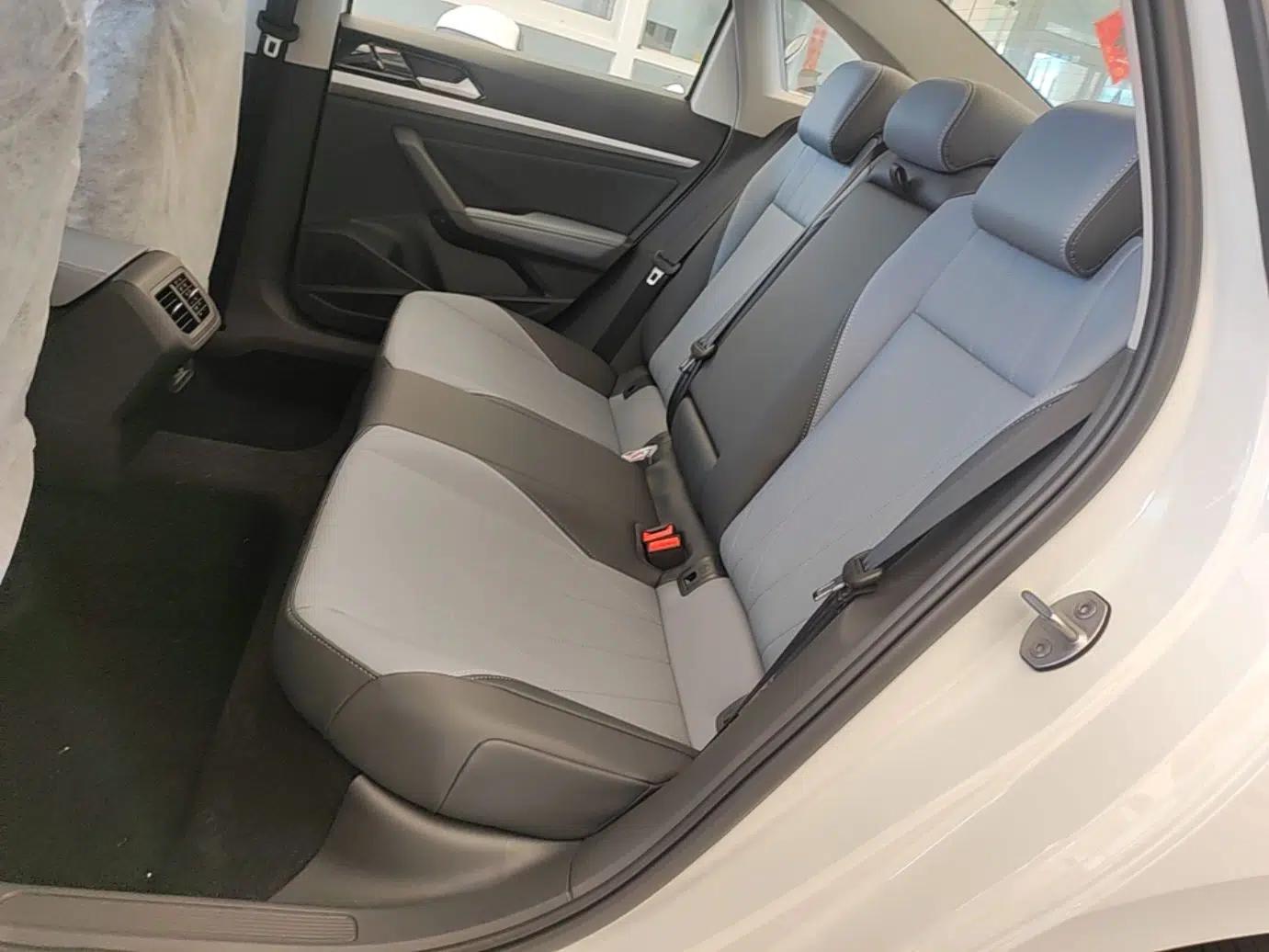 Volkswagen Lavida 2026 1.5L Automatic Starry Five-Million Edition — миниатюра 25