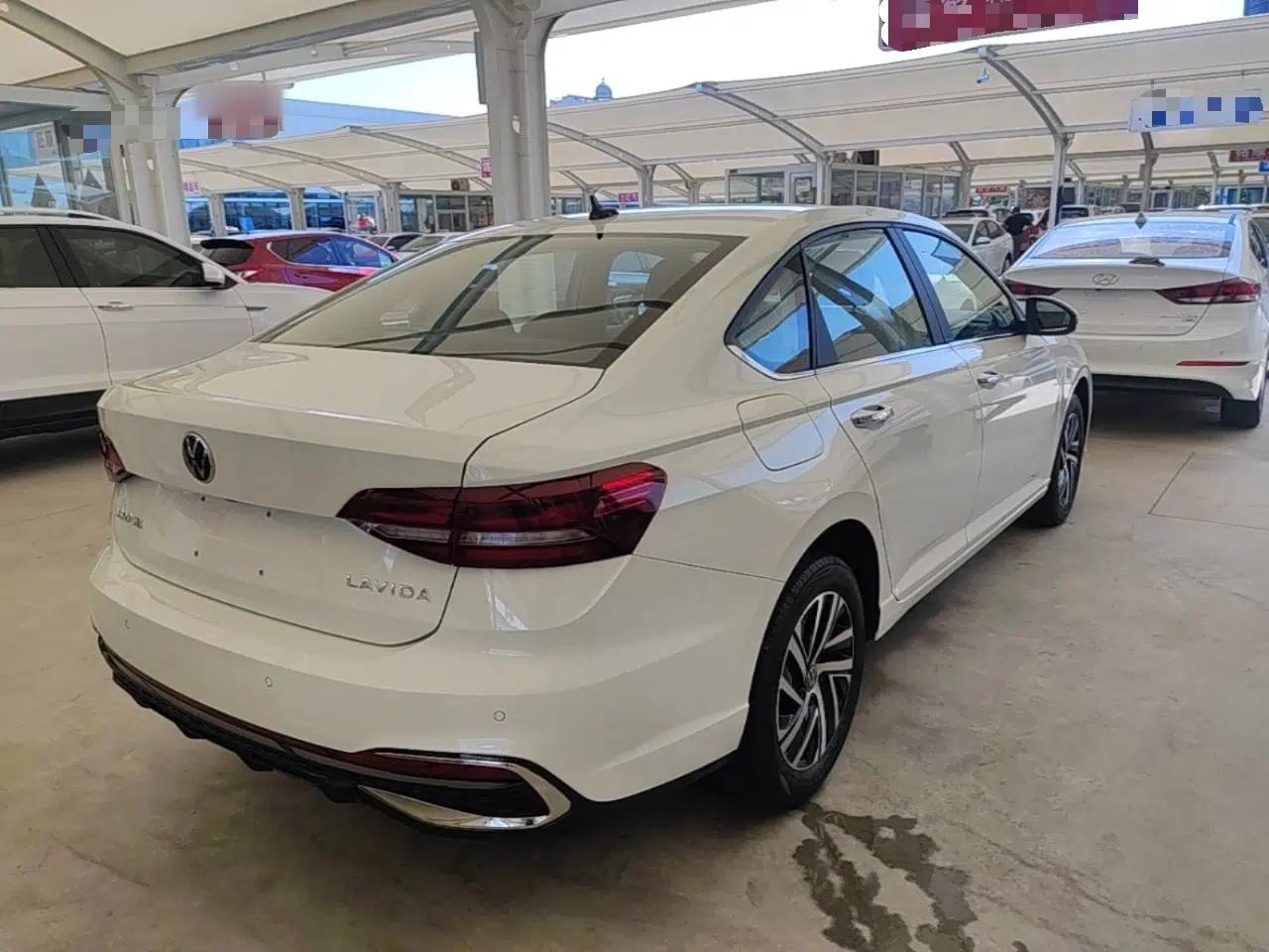 Volkswagen Lavida 2026 1.5L Automatic Starry Five-Million Edition — миниатюра 6