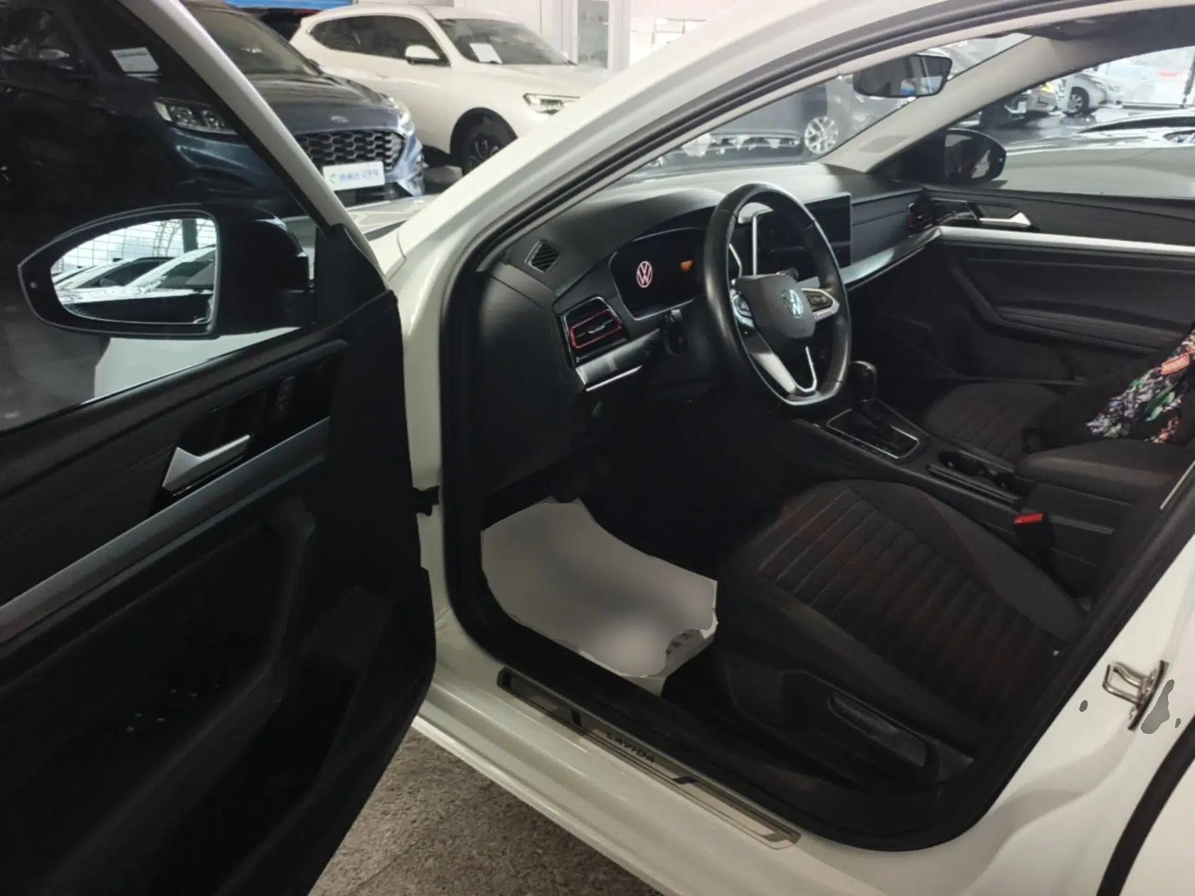 Volkswagen Lavida 2023 300TSI DSG Starry Full-Comfort Edition — миниатюра 18