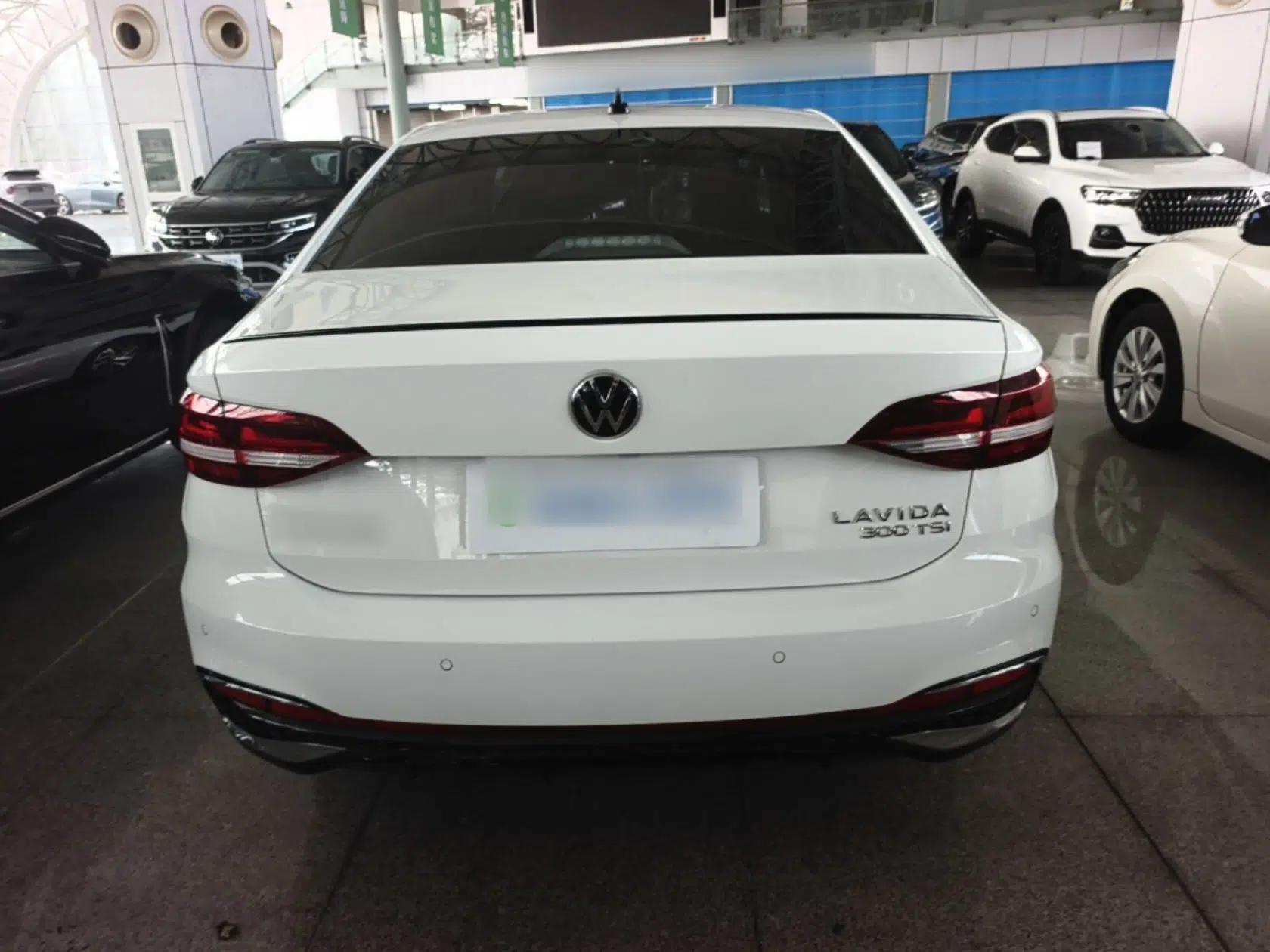 Volkswagen Lavida 2023 300TSI DSG Starry Full-Comfort Edition — миниатюра 5
