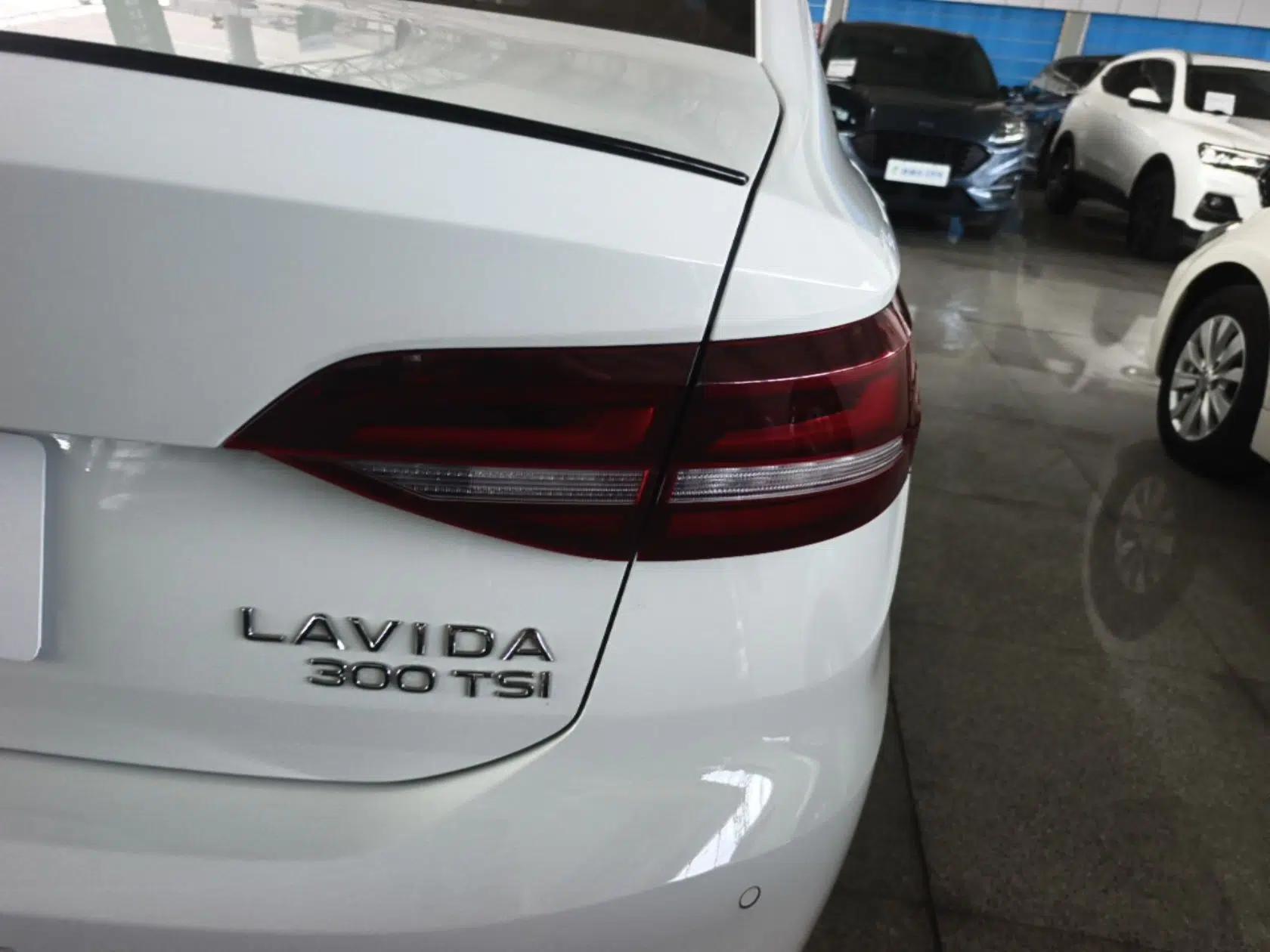 Volkswagen Lavida 2023 300TSI DSG Starry Full-Comfort Edition — миниатюра 9