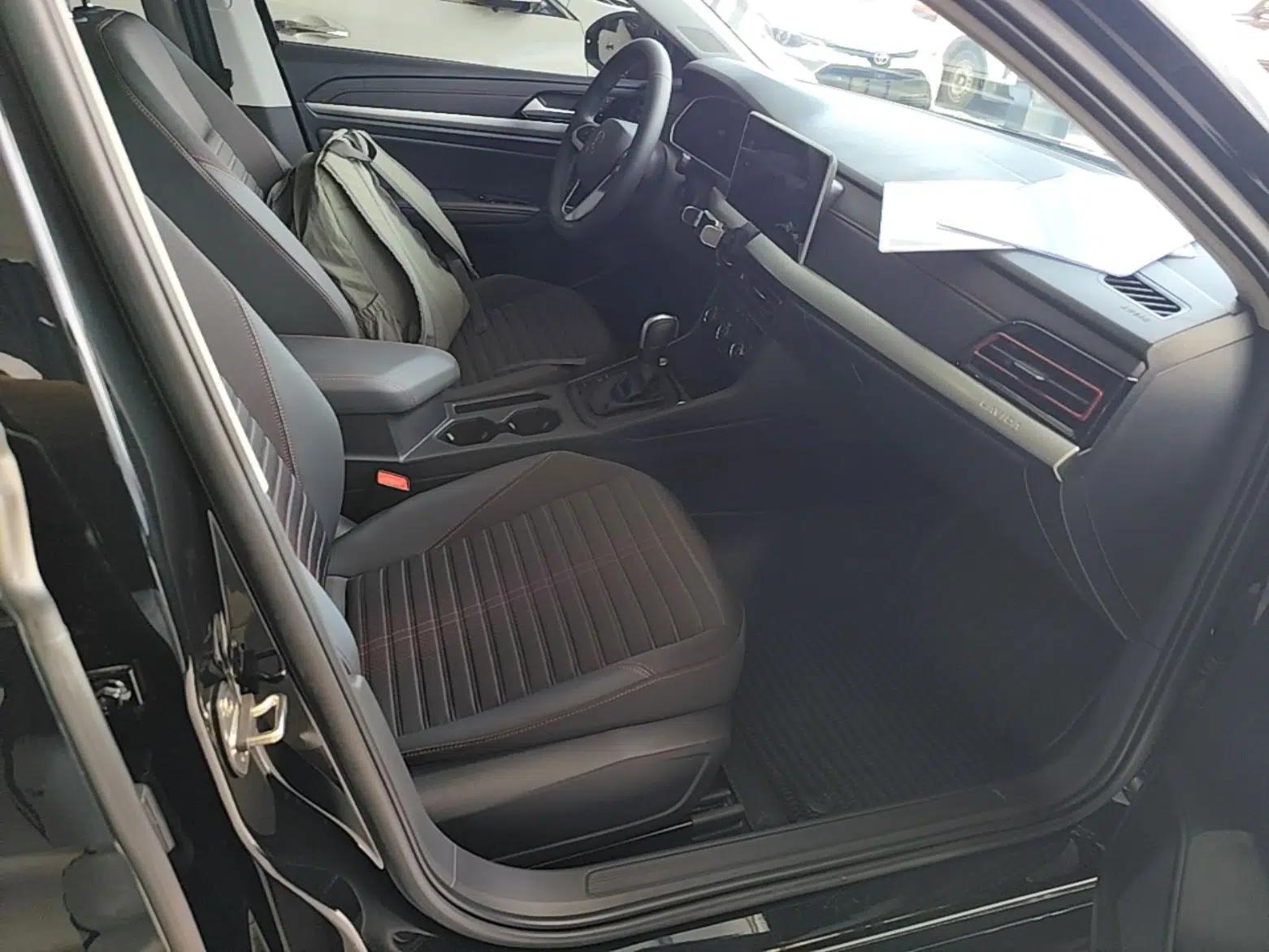 Volkswagen Lavida 2024 300TSI DSG Starry Sky Deluxe Edition — миниатюра 19