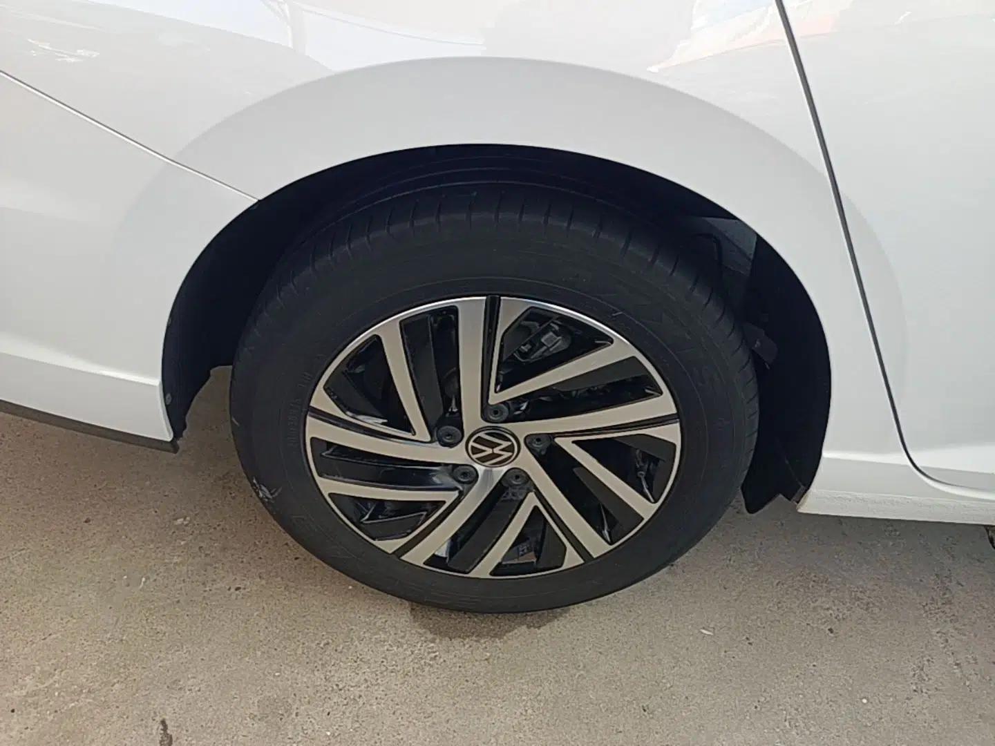 Volkswagen Lavida 2023 Revised Version 1.5L Automatic Starry Sky Edition – 5 Million Units — миниатюра 11