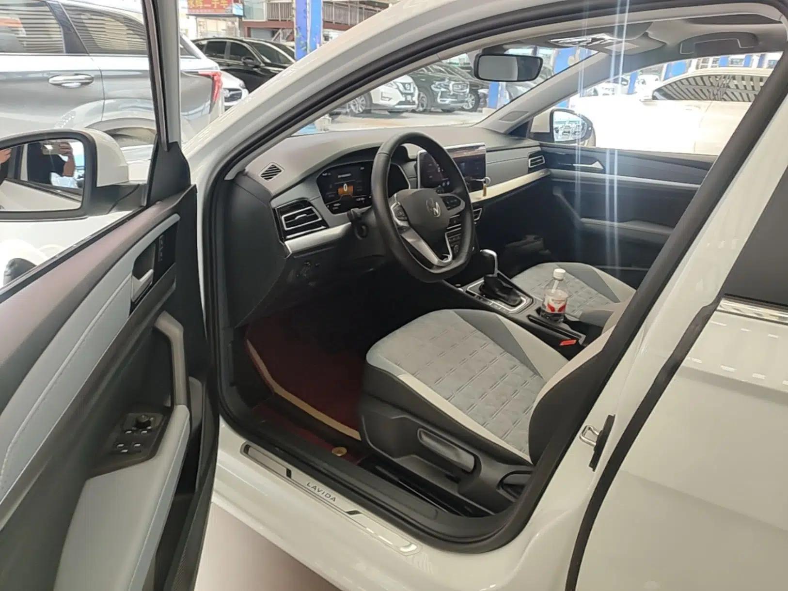 Volkswagen Lavida 2023 300TSI DSG Full-Comfort Edition — миниатюра 18