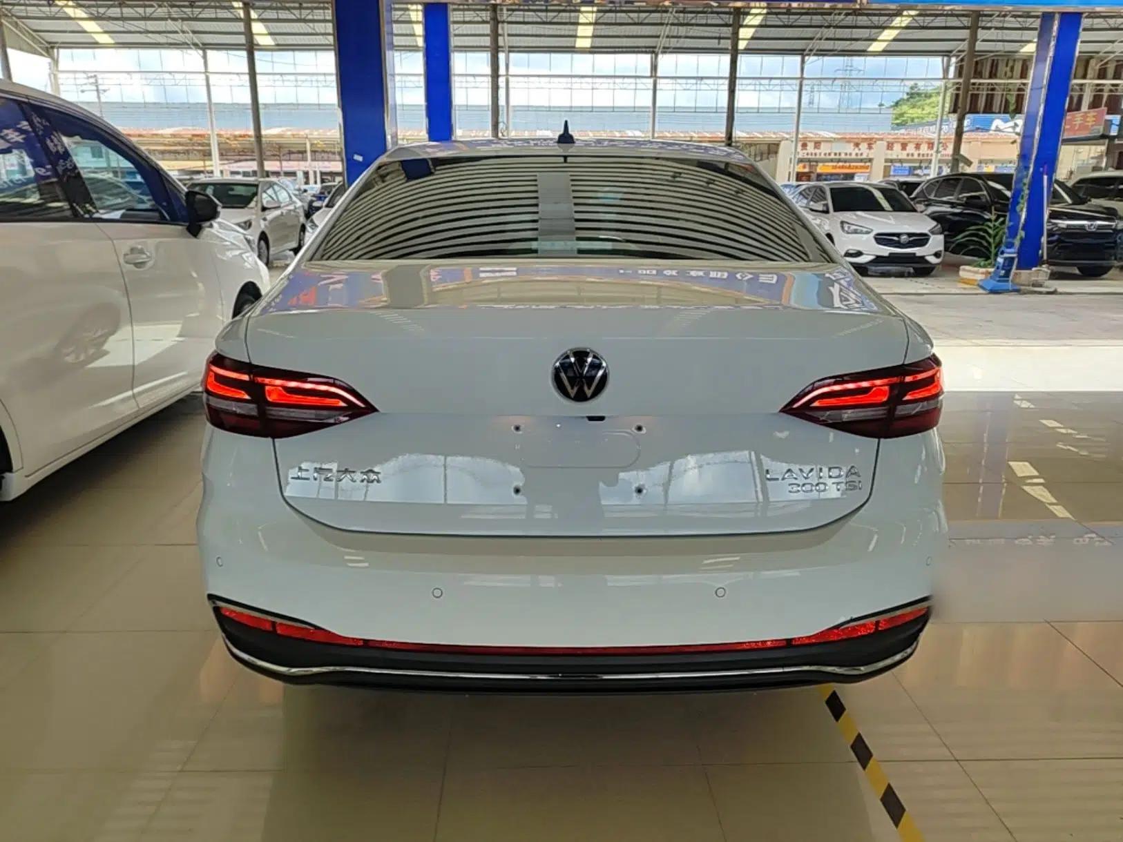 Volkswagen Lavida 2023 300TSI DSG Full-Comfort Edition — миниатюра 5