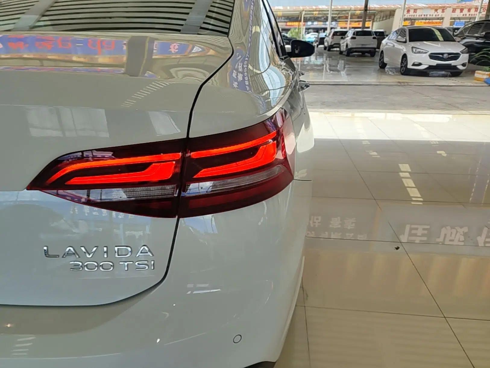 Volkswagen Lavida 2023 300TSI DSG Full-Comfort Edition — миниатюра 9