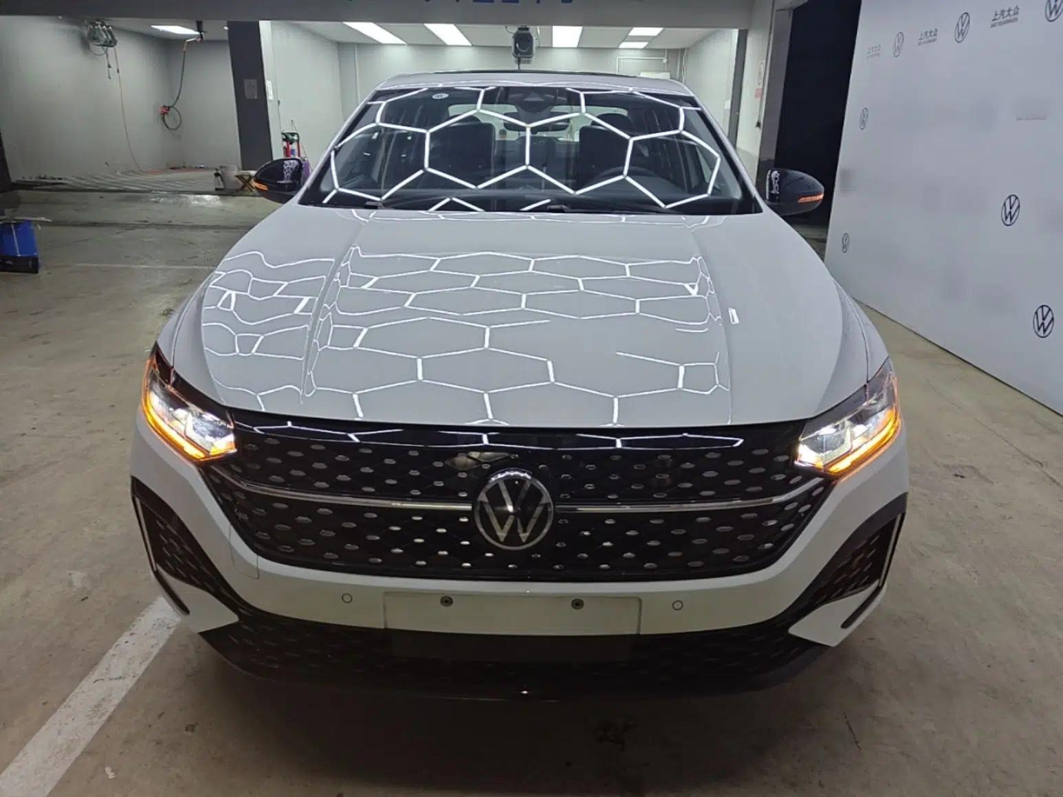 Volkswagen Lavida 2024 300TSI DSG Starry Sky Leading Edition — миниатюра 2