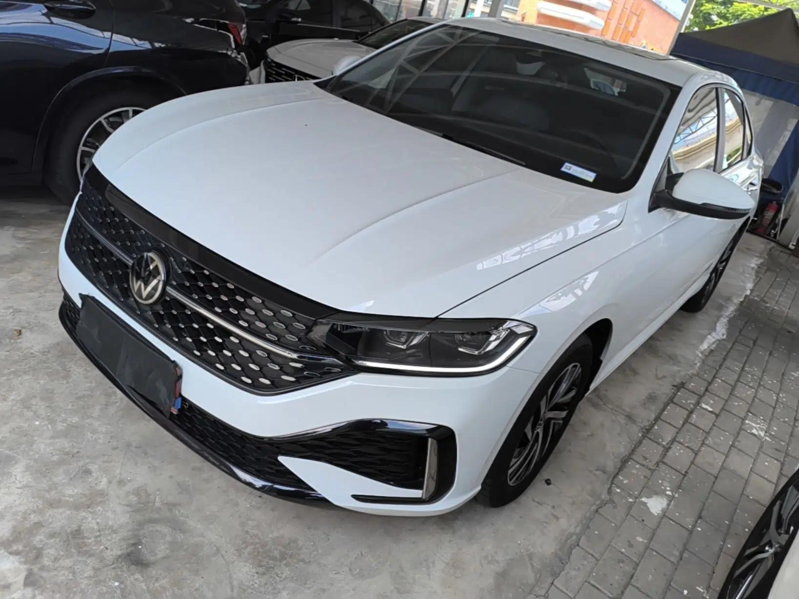 Volkswagen Lavida 2024 1.5L Automatic Starry Sky 5 Million Edition — миниатюра 1