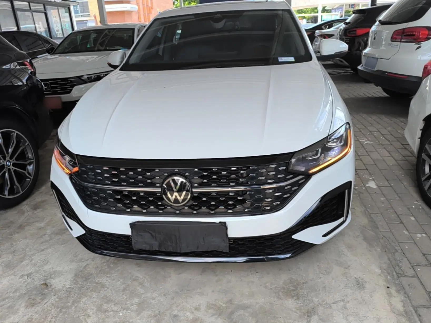 Volkswagen Lavida 2024 1.5L Automatic Starry Sky 5 Million Edition — миниатюра 2