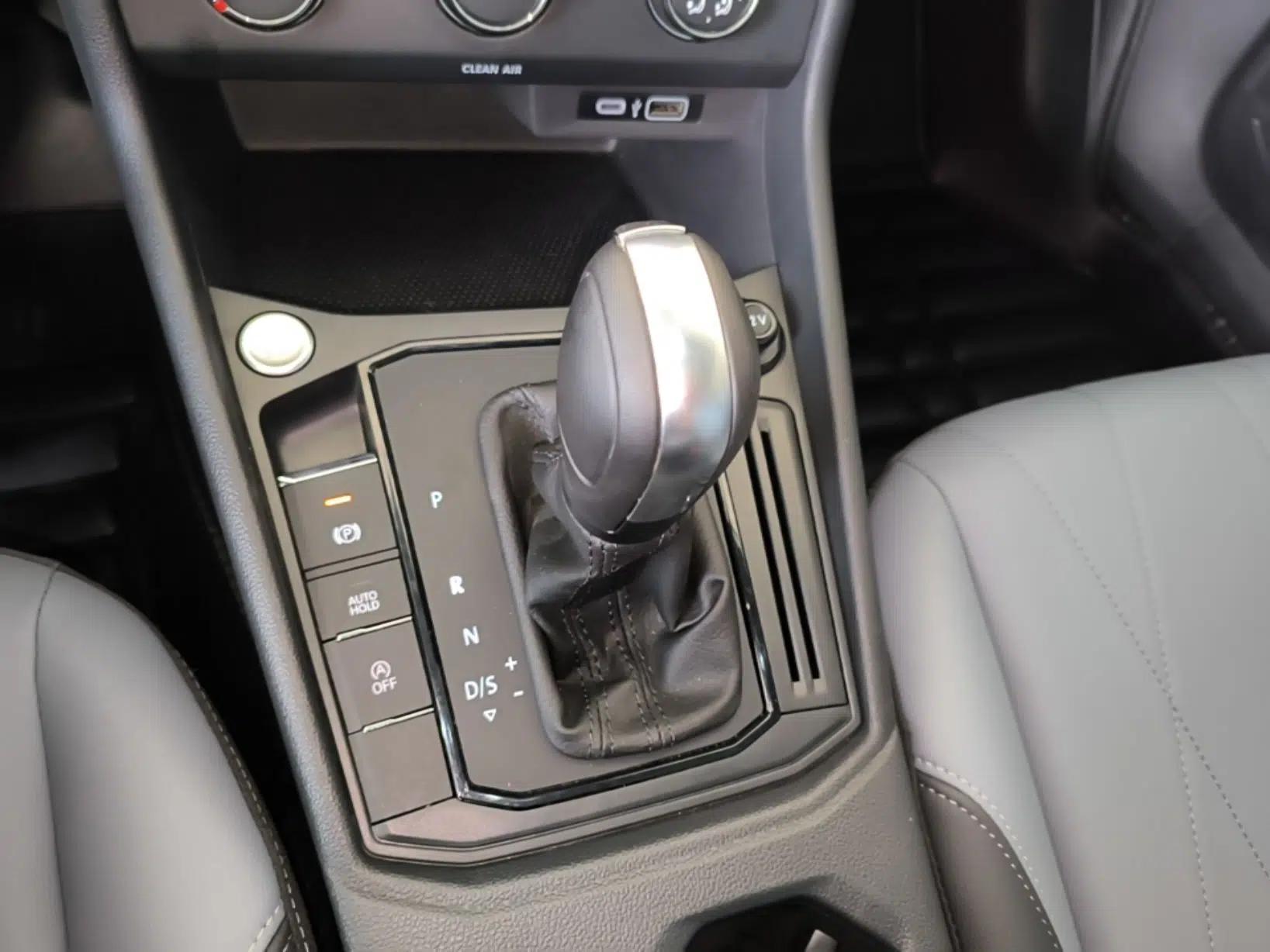 Volkswagen Lavida 2024 1.5L Automatic Starry Sky 5 Million Edition — миниатюра 16