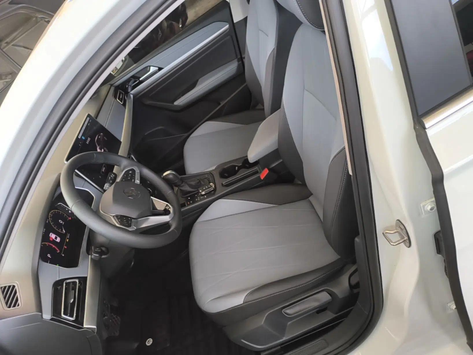 Volkswagen Lavida 2024 1.5L Automatic Starry Sky 5 Million Edition — миниатюра 17