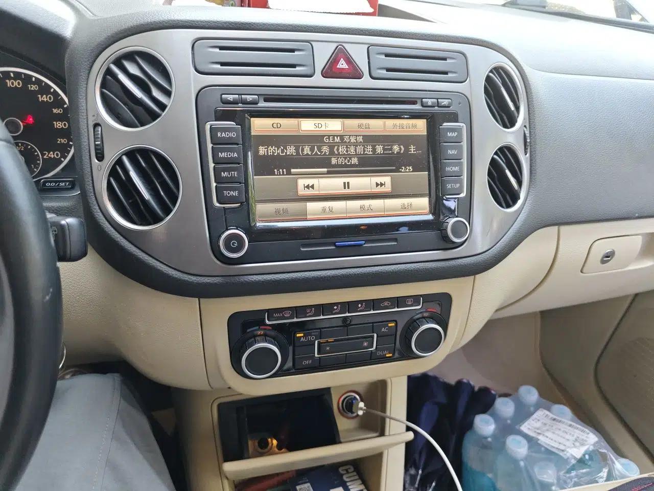 Volkswagen Tiguan 2010 1.8TSI Automatic All-Wheel-Drive Elite Edition — миниатюра 13