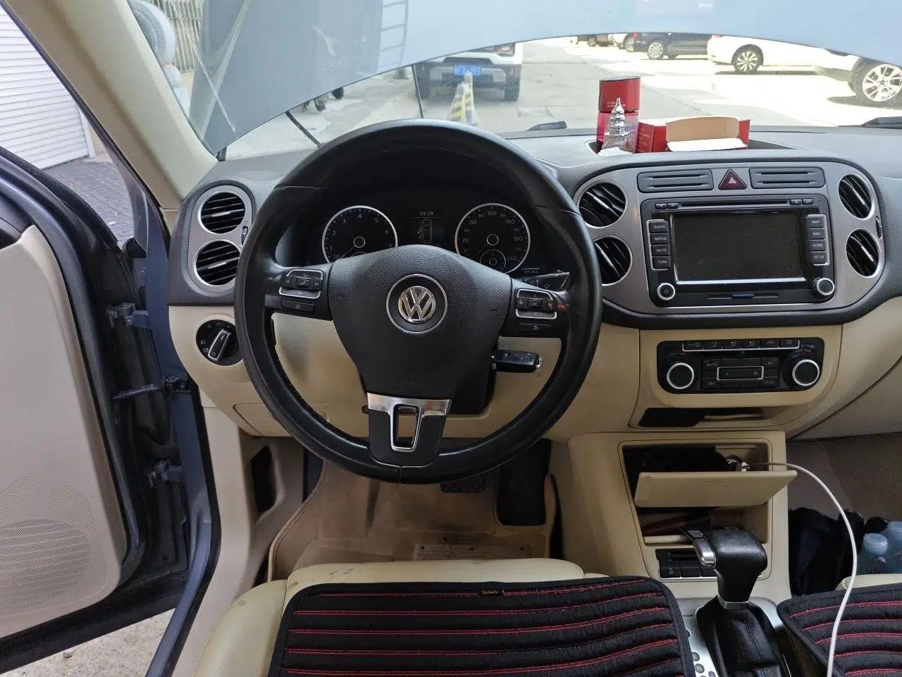 Volkswagen Tiguan 2010 1.8TSI Automatic All-Wheel-Drive Elite Edition — миниатюра 10