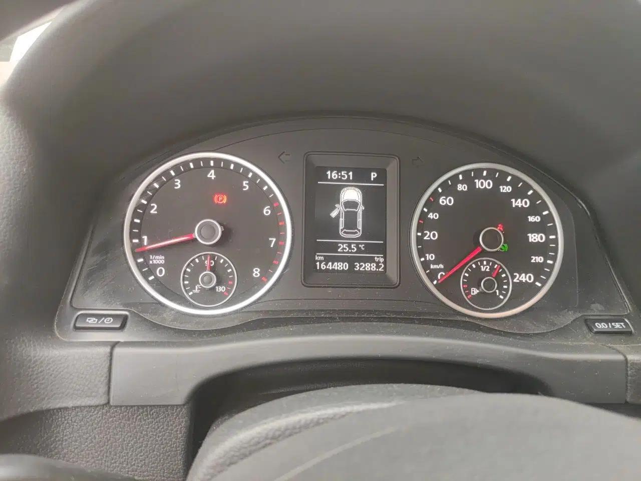 Volkswagen Tiguan 2016 280TSI Automatic Two-Wheel-Drive Silk Road Style Edition — миниатюра 11