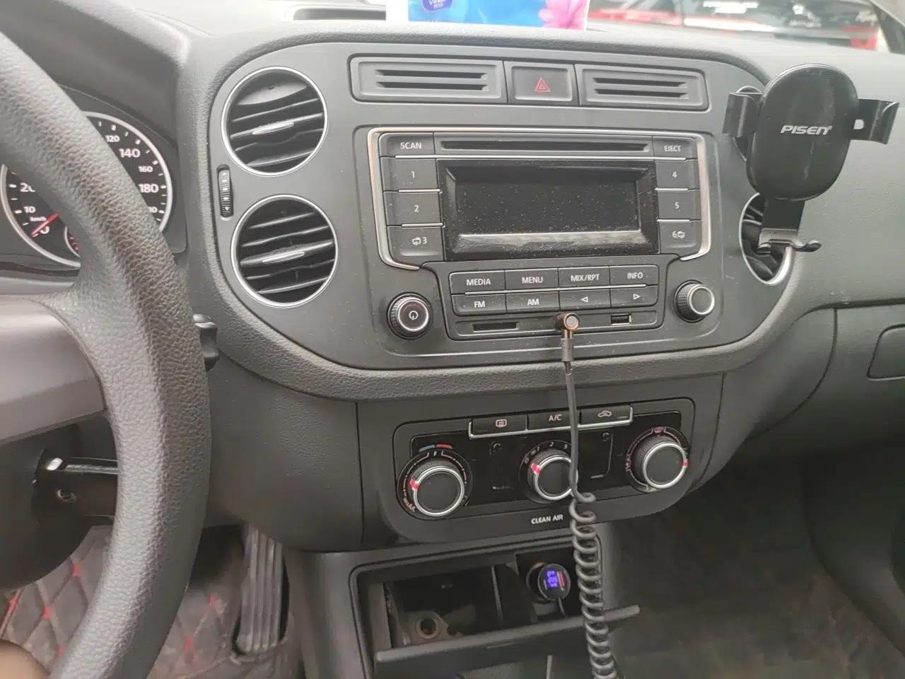 Volkswagen Tiguan 2016 280TSI Automatic Two-Wheel-Drive Silk Road Style Edition — миниатюра 12