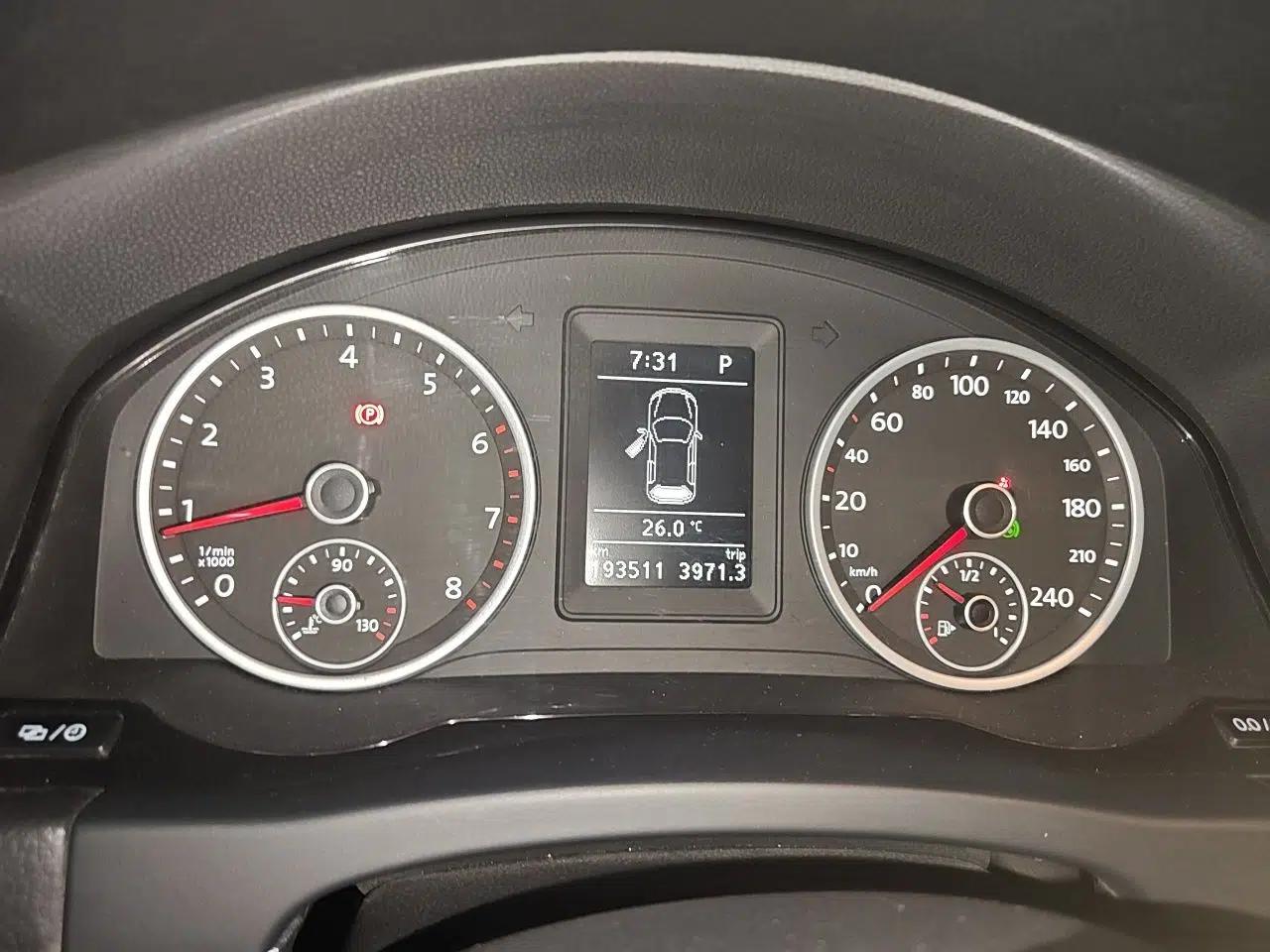 Volkswagen Tiguan 2017 300TSI Automatic Two-Wheel Drive Silk Road Comfort Edition — миниатюра 8