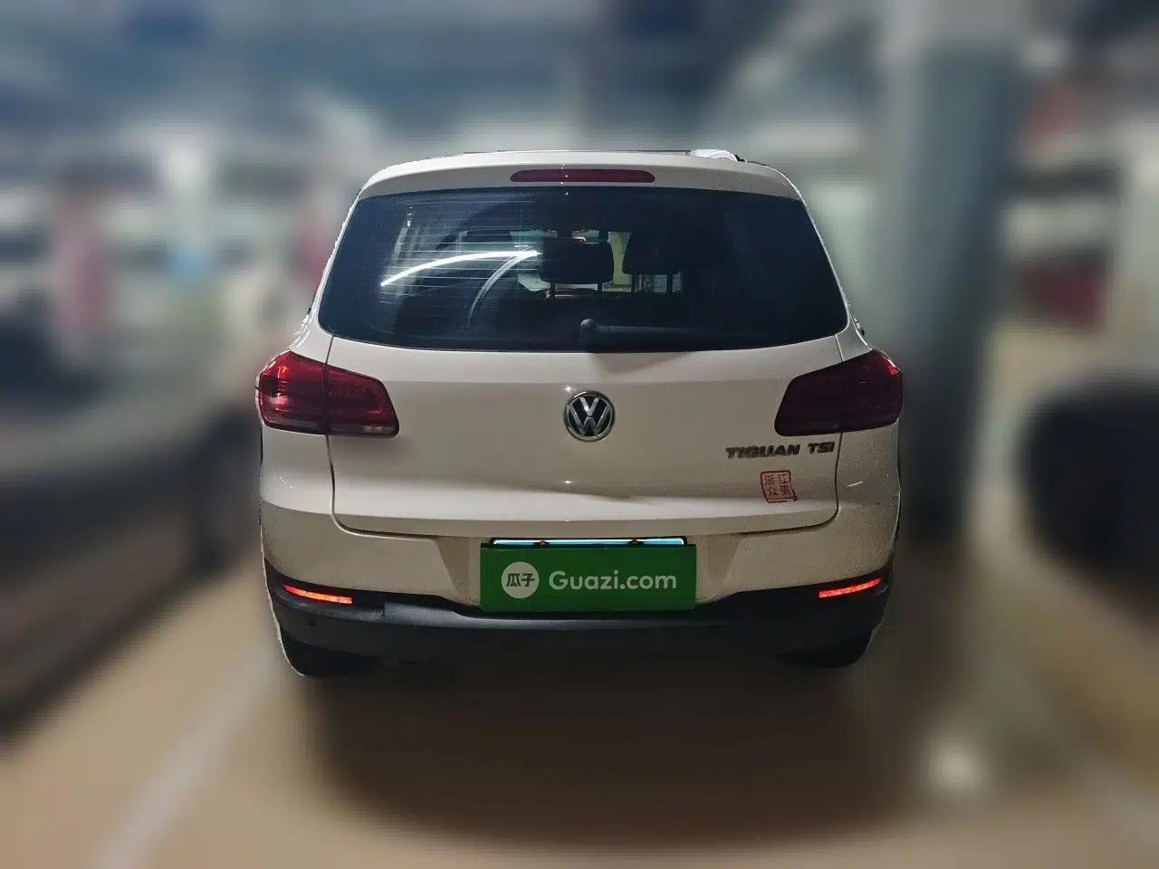 Volkswagen Tiguan 2015 1.8TSI Automatic Two-Wheel Drive Comfort Edition — миниатюра 3