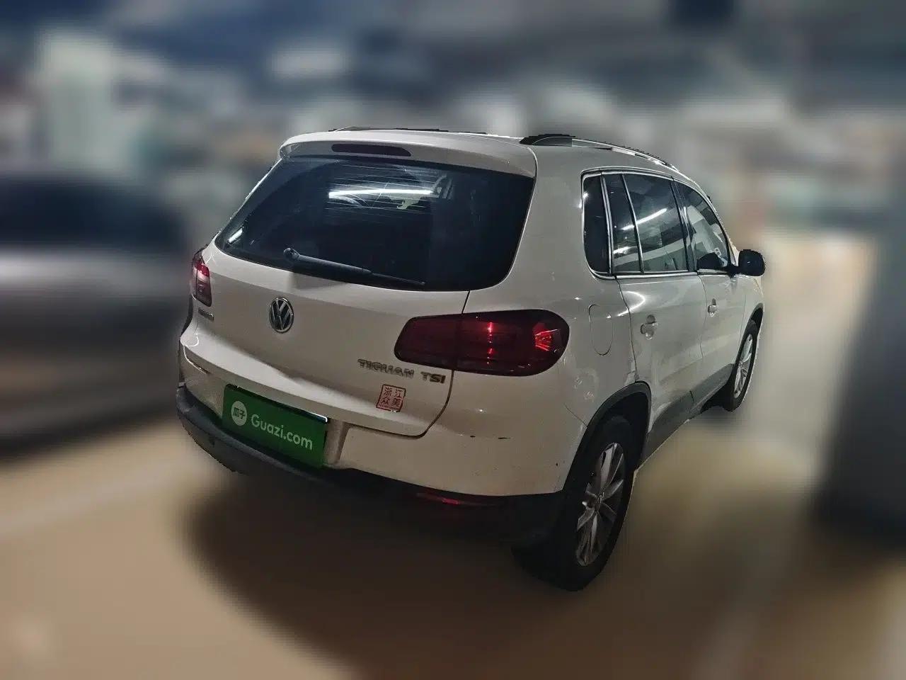 Volkswagen Tiguan 2015 1.8TSI Automatic Two-Wheel Drive Comfort Edition — миниатюра 4